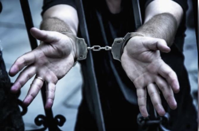 Bihar: BDO arrested red handed taking bribe of 20 thousand and revenue workers 35 thousand