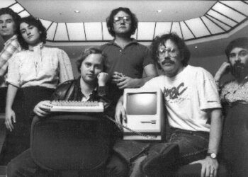 CEO Tim Cook expressed grief over the death of Bill Atkinson, who made McIntosh, Quickdra and Hypercard for Apple