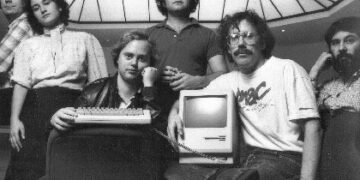 CEO Tim Cook expressed grief over the death of Bill Atkinson, who made McIntosh, Quickdra and Hypercard for Apple