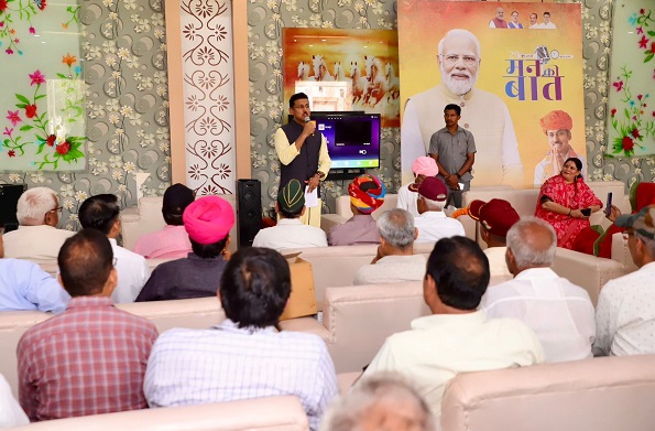 Colonel Rajyavardhan Rathore listened to 'Mann Ki Baat' with public and workers, said- new direction to nation building