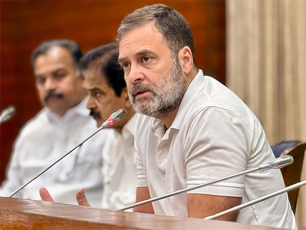 'Congress is with you in the construction of Prajalu Telangana ...': Rahul Gandhi wished the state on Foundation Day