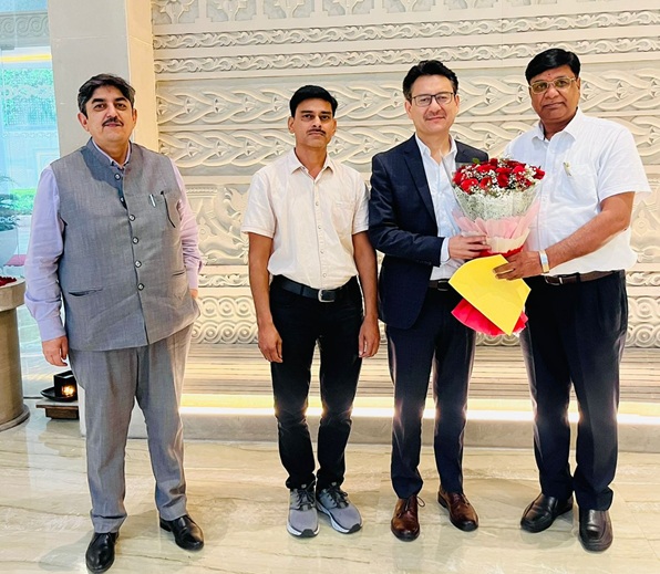 Cooperative leader Amera meets NABARD DMD to improve cooperative credit system