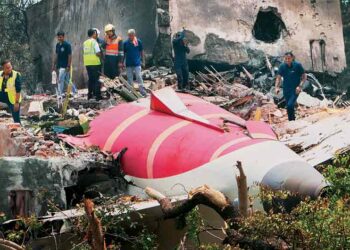 Cover story/plane crash: Save ... Save ... all Swaha