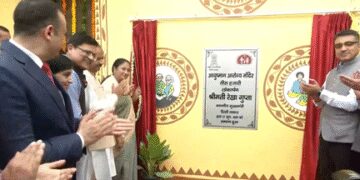 Delhi received 33 Arogya Temple and 17 Jan Aushadhi Center; Rekha Gupta said- cleaning the corruption of the previous government with a broom