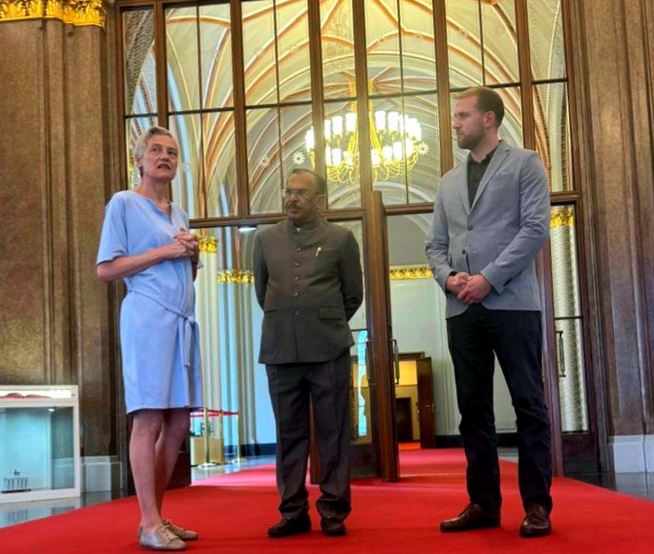 Devnani observed Berlin Mayor's Office and State Assembly