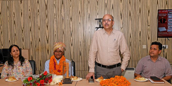Dr. Liladhar, Deputy Director of Information and Public Relations Department, farewell to retirement on retirement