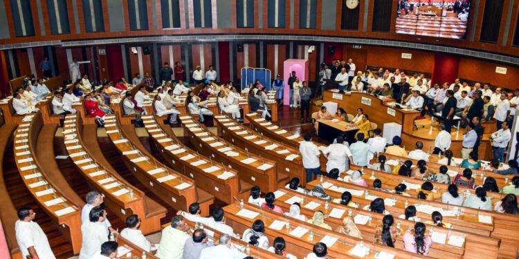 Election Permanent Committee Delhi Municipal Corporation Today, Political War Between BJP and Aam Aadmi Party | Election of Delhi Municipal Corporation's Standing Committee today, political battle between BJP and Aam Aadmi Party. News Track in Hindi