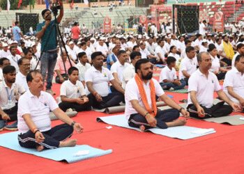 Enthusiasm for yoga in Bihar, from common people to ministers also did yoga