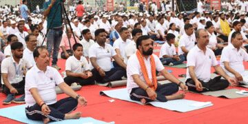 Enthusiasm for yoga in Bihar, from common people to ministers also did yoga