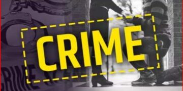 Everything was going on between husband and wife in bedroom, thief recorded and then started to do the couple Blackmail