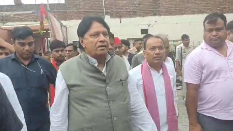 Firozabad News | Ramjilal Suman Ka Bayan | Newstrack Hindi News | Up ka taaza samachar in hindi | Firozabad News: Ramjilal Suman said on the Etawah incident, said- "This is not a conflict between two societies and castes, there is a difference of ideologies". News Track in Hindi