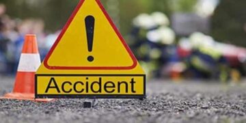 Five people died in an ambulance due to a collision with a pickup vehicle on Purvanchal Expressway in Amethi