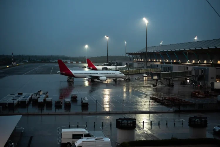 Flight tickets will be cheaper to visit Bihar. Tax reduced by 25 percent. Price will be reduced by Rs 1100 on every ticket.