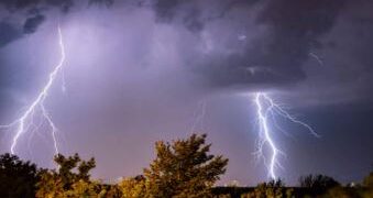 Four people of the same family died due to lightning from the sky in Prayagraj