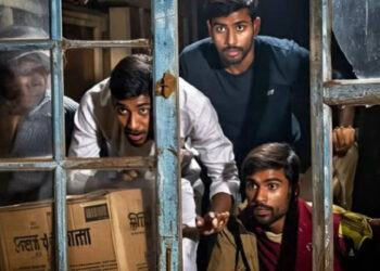 Four poor people used to come from the window at midnight, kept doing such a scandal with a teenager for 121 days… Open secret when stomach ache