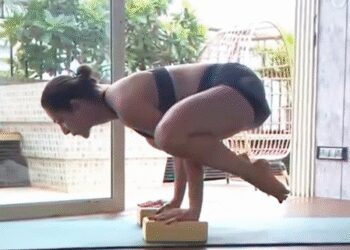 From Shilpa to Malaika, Bollywood beauties told the importance of yoga, 'This is not just a pose, thinking'