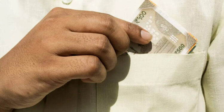 'Give money only with you…', fulfilled the demand of wife, then what happened that the husband's body was found the next day