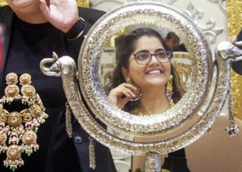 Gold prices fall after US Federal Reserve keeping interest rates unchanged