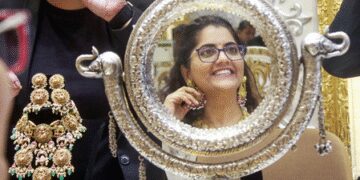 सोना खरीदारों के लिए खुशखबरी, 1,000 रुपए से अधिक कम हुई कीमत