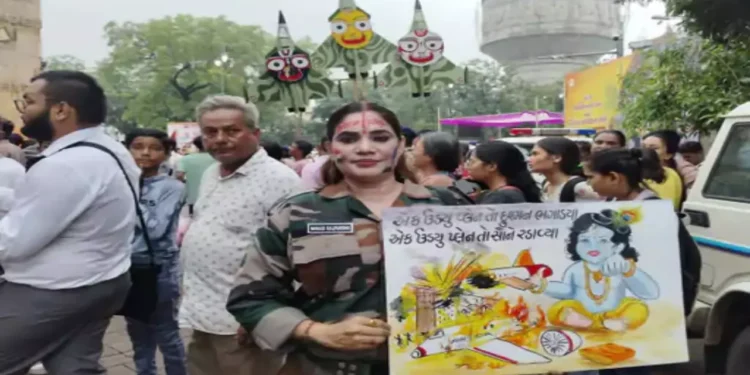 Grand Charge Started In AHMEDABAD Aarti by Amit Shah Lord will sit in Puri at 1 PM | The grand Jagannath Rath Yatra started from today: PM Modi wishes, Amit Shah performed Aarti; God will sit in Puri at 1 pm. News Track in Hindi