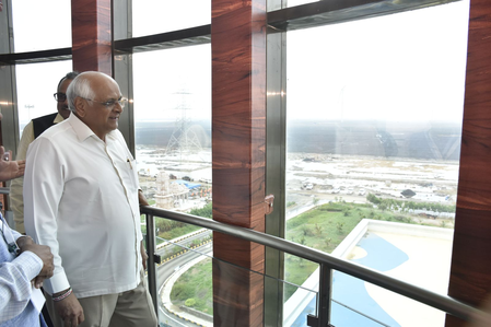 Gujarat Chief Minister Bhupendra Patel visits RE Park in Khavda, information about project progress