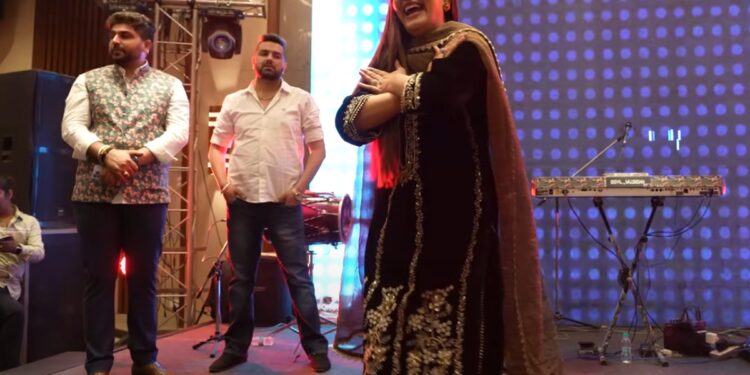 Haryanvi Song: जले Sapna Choudhary का धमाकेदार डांस परफॉर्मेंस और नए हरियाणवी गानों की खासियत