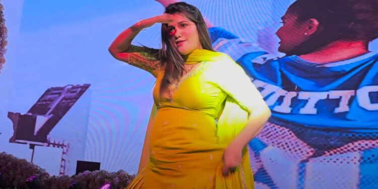 Haryanvi Song: Sapna Choudhary का नया धमाकेदार डांस 'मेरी सासू दिला दे बंदूक' ने मचाया तहलका
