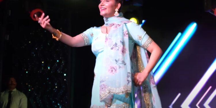 Haryanvi Song: Sapna Choudhary का जबरदस्त डांस परफॉर्मेंस 'बलम' गाने ने फिर मचाया तहलका