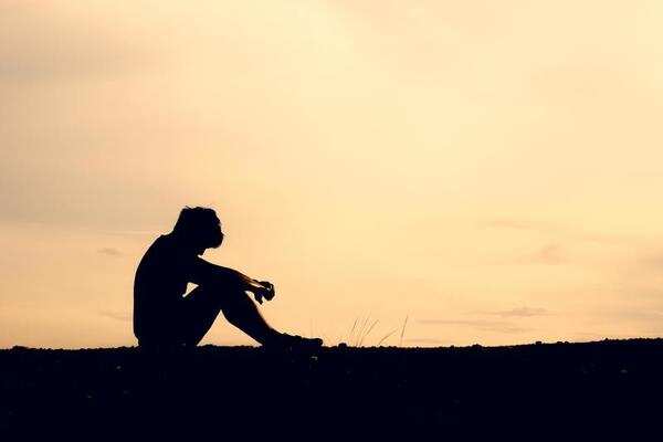 वासना में डूबा इंसान कैसे खो देता है आत्मविश्वास और आत्म-सम्मान? वीडियो में जानिए इससे पीछा छुड़ाने के अचूक उपाय 
