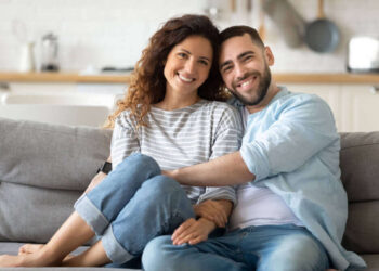 How to know in the video how the internal troubles and weaknesses of women? Which she does not tell anyone