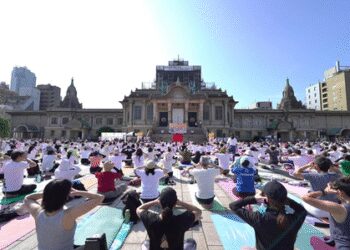 Hundreds of people celebrated 11th 'International Yoga Day' in Japan