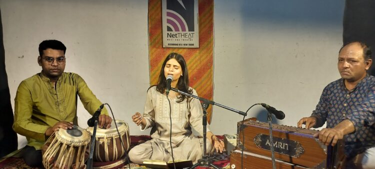 In Bhakti Rasanjali, the ritual of the book hymns, 'Sham Rangi Rangi Chunariya' tied up