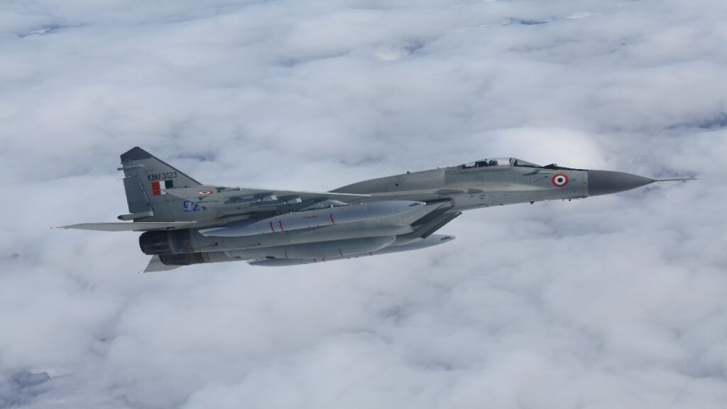 Indian Air Force War Exercise: Indian Air Force Milk near Pakistan's border on completion of one month of Operation vermilion, there is a panic in the neighbor