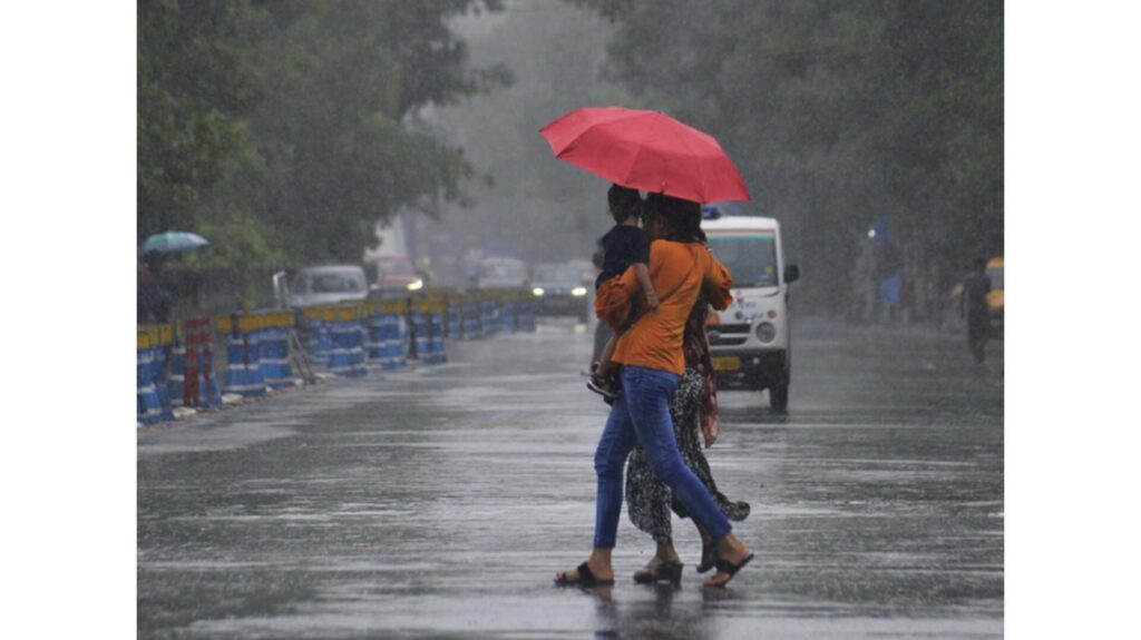 Indian Meteorological Department issued a red alert for heavy to extremely heavy rainfall in 5 districts of Kerala
