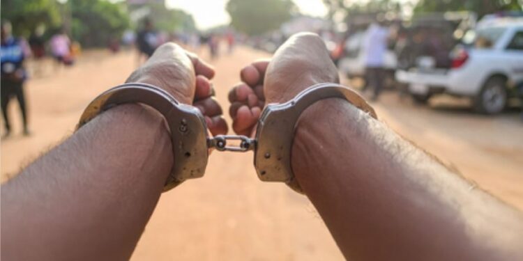 Indore: Bajrang Dal caught Qawwal of Mumbai in objectionable condition with Hindu woman, police arrested