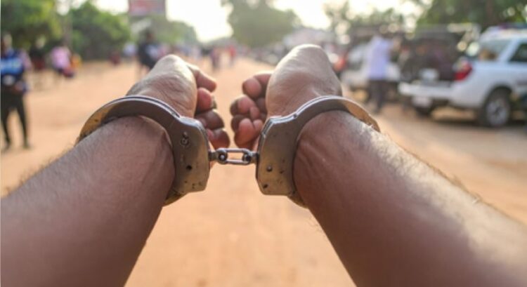 Indore: Bajrang Dal caught Qawwal of Mumbai in objectionable condition with Hindu woman, police arrested