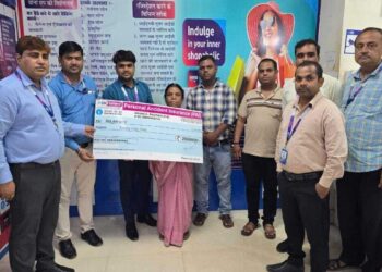 Information given to employees on the benefit of insurance scheme, emphasis on the importance of accident insurance