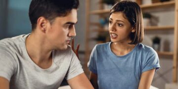दुखभरे अतीत में जी रहा है कोई आपका अपना? 2 मिनट के लीक्ड फुटेज में बताये इन संकेतों से जानिए उसकी छिपी पीड़ा