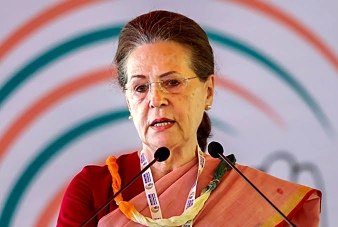 Israel-Iran struggle: Sonia Gandhi attacked Modi government, accused of surrender to values