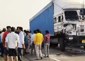 Jaipur News | Rajasthan Road Accident | Jaipur Wedding Tragedy | Bride Grom Death | Barat Accident Jaipur | Wedding Return Accident | The last day after marriage became the last day, the groom-bride and the life of 5 baraatis ended, the atmosphere of celebration turned into silence of death. News Track in Hindi