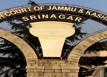 Jammu and Kashmir High Court: Jammu and Kashmir High Court ordered the Central Government to bring back the woman who has been deployed to Pakistan, know why the judge took this step, Jammu and Kashmir High Court Orders The Central Government to Bring Back The Woman Deported to Pakistan