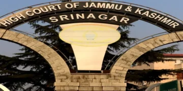 Jammu and Kashmir High Court: Jammu and Kashmir High Court ordered the Central Government to bring back the woman who has been deployed to Pakistan, know why the judge took this step, Jammu and Kashmir High Court Orders The Central Government to Bring Back The Woman Deported to Pakistan