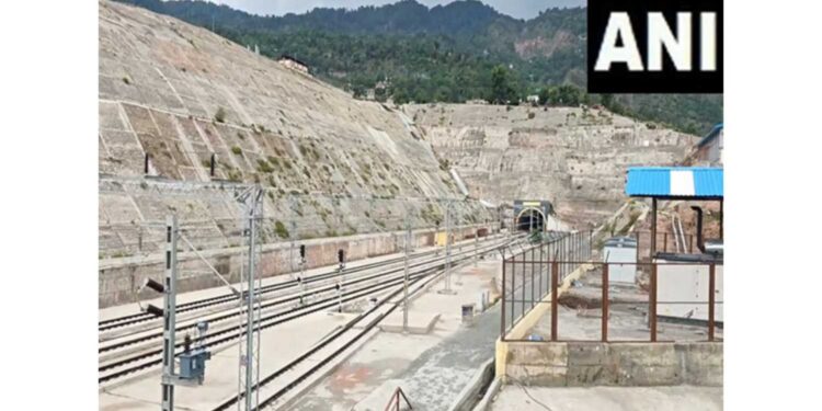 Jammu and Kashmir: PM Modi will inaugurate the Chenab Bridge on June 6 and Vande will flag off India