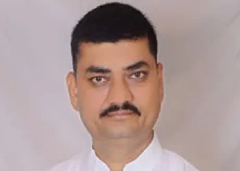 Jolt to aam admi party in Gujarat: Aam Aadmi Party, who was happy to win the Visavadar seat of Gujarat, left all the posts of the party by making all the allegations, MLA of Botad Gujarat Umesh Makwana Resigns from all post of Aam ADMI PARTY