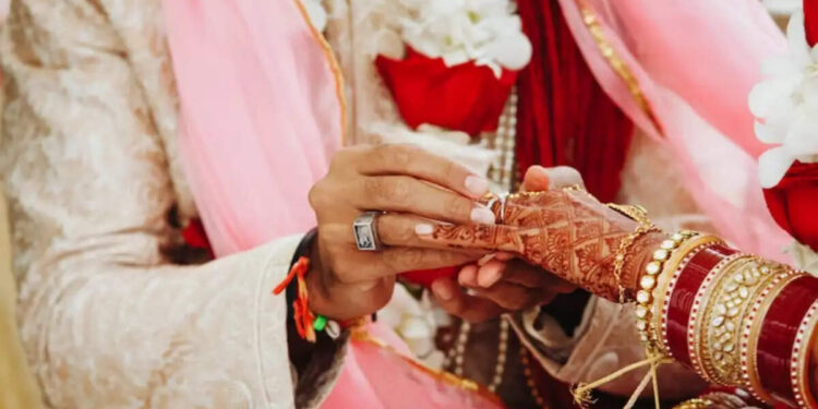 वीडियो में जाने वो गुण जो महिलाएं अपने जीवनसाथी में सबसे पहले खोजती है, जानिए रिश्तों को मजबूत बनाने वाले वो 8 ज़रूरी पहलू