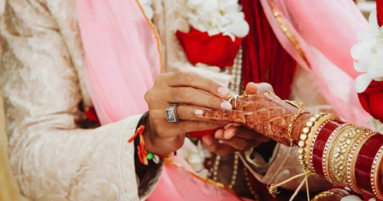 वीडियो में जाने वो गुण जो महिलाएं अपने जीवनसाथी में सबसे पहले खोजती है, जानिए रिश्तों को मजबूत बनाने वाले वो 8 ज़रूरी पहलू