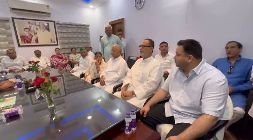 Lalu Yadav reached RJD office with Rabri Devi, nomination for the post of national president