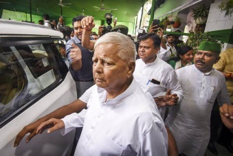 Lalu Yadav's re -nomination filed for the post of RJD president, Tejashwi Yadav was present