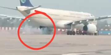 Large accident in Lucknow Airport, Saudi Arabia Airlines started spark from the wheel of aircraft, smoke got up