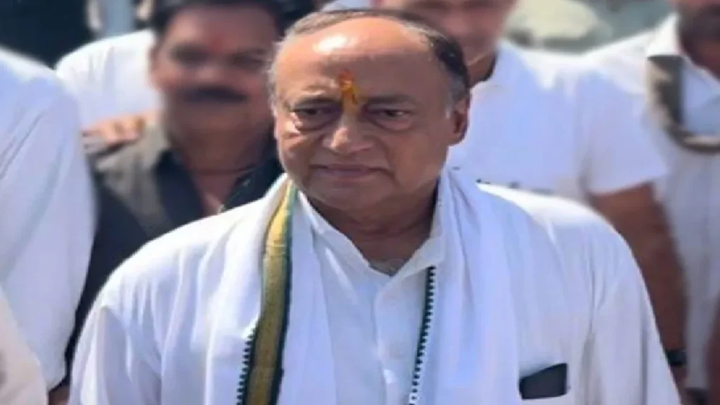 Laxman Singh Expelled From Congress: Digvijay Singh's brother Laxman Singh expelled from Congress for 6 years, due to action taken, Digvijay Singh's Brother Laxman singh expected from congress for 6 years, this is the reason for this action